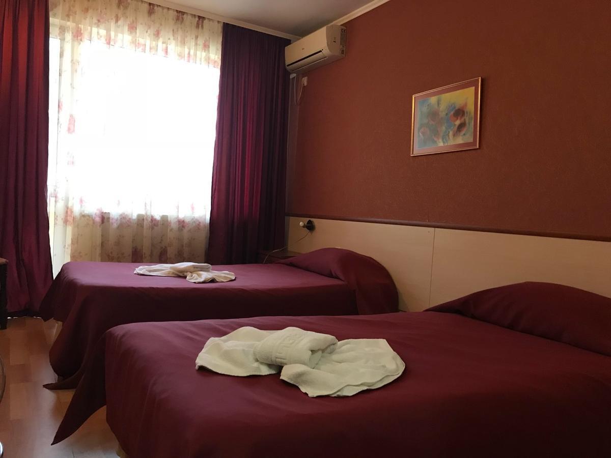 Hotel Triumph Yeni Zağra Dış mekan fotoğraf